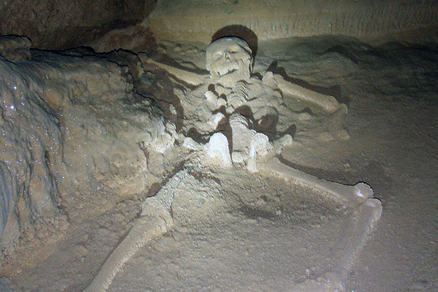 マヤ時代のいけにえの骸骨